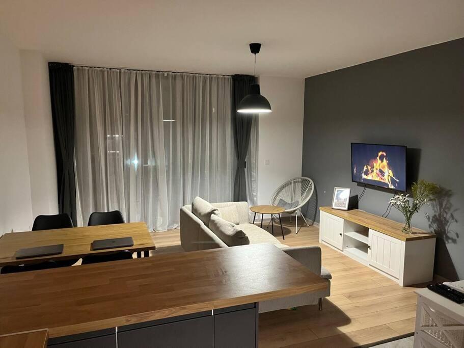 Sunlit Elegance Escape Apartment فارنا المظهر الخارجي الصورة